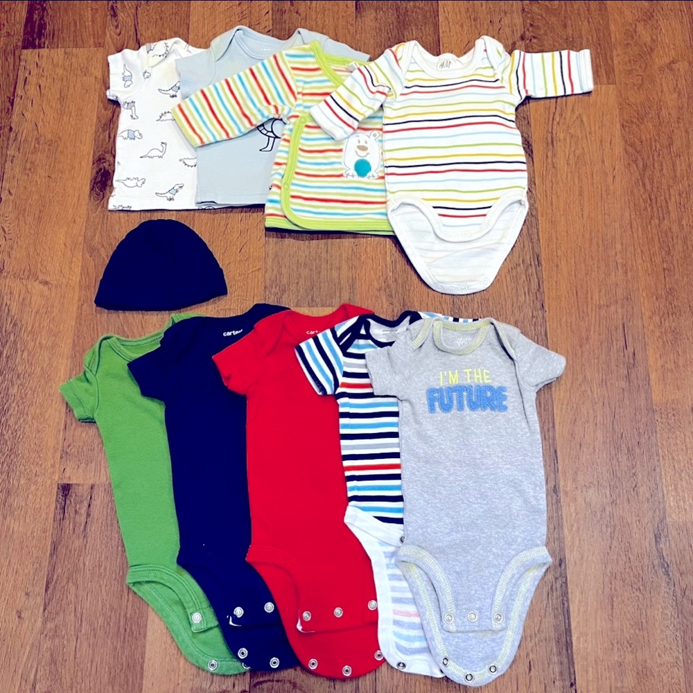 Newborn baby clothes. 10 pieces